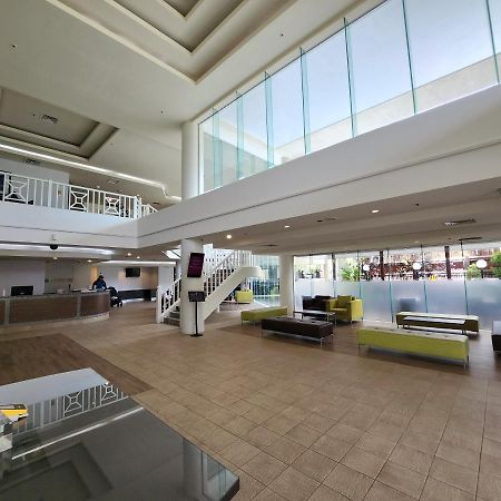 Cairns Luxury Seafront Apartment Екстер'єр фото