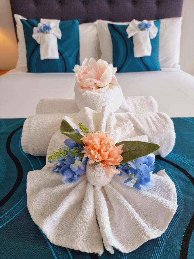 Cairns Luxury Seafront Apartment Екстер'єр фото