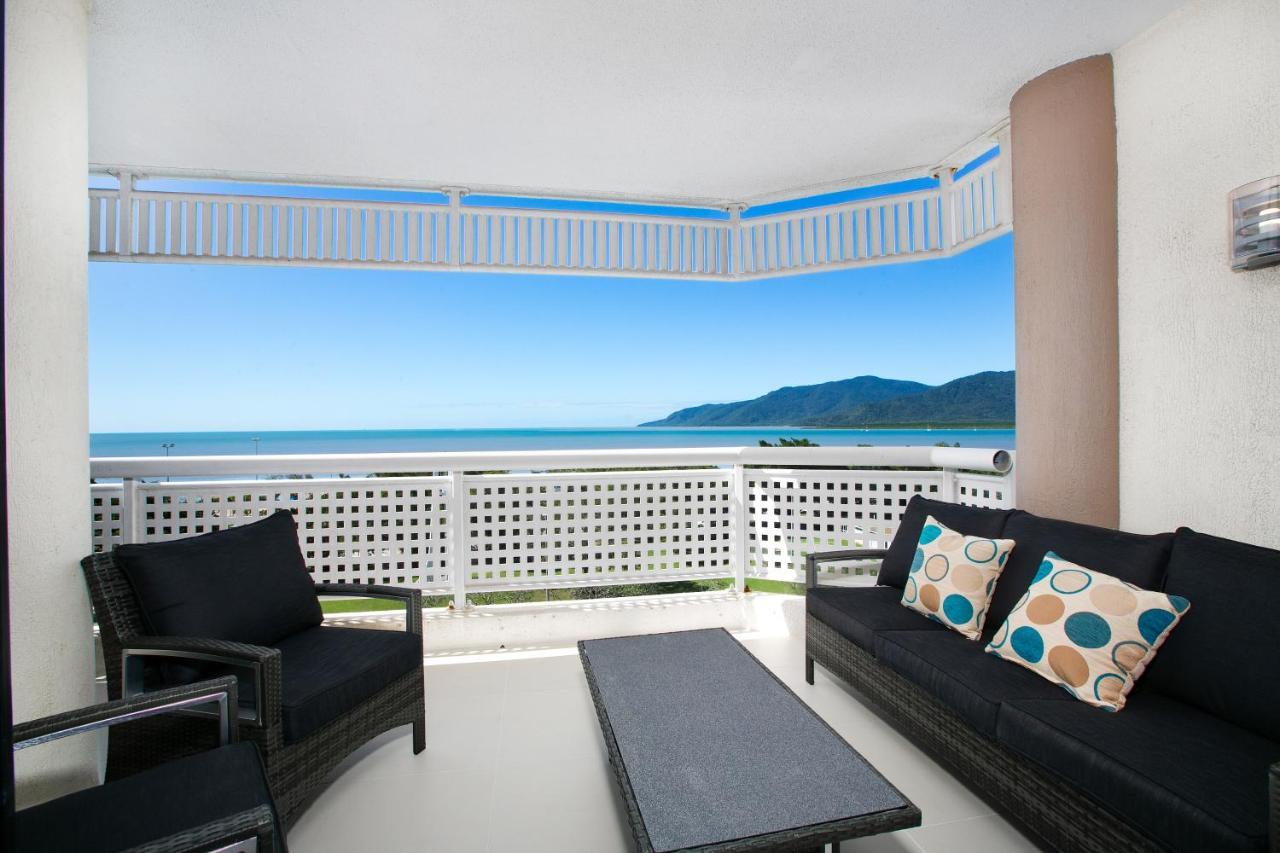 Cairns Luxury Seafront Apartment Екстер'єр фото