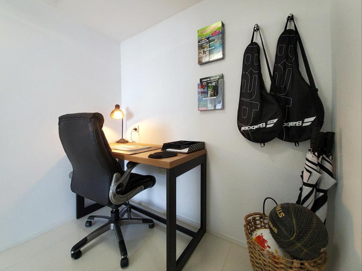 Cairns Luxury Seafront Apartment Екстер'єр фото
