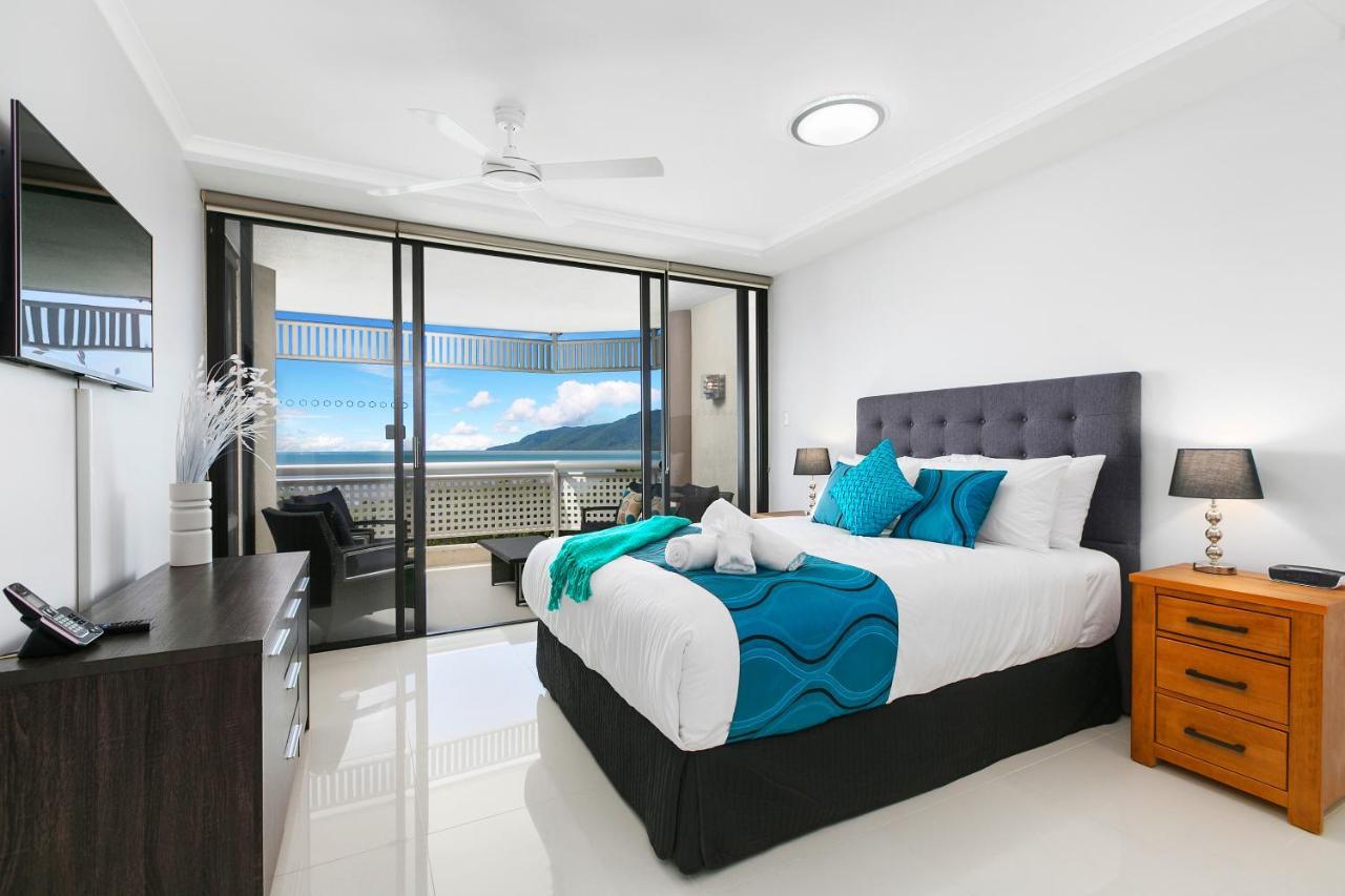Cairns Luxury Seafront Apartment Екстер'єр фото