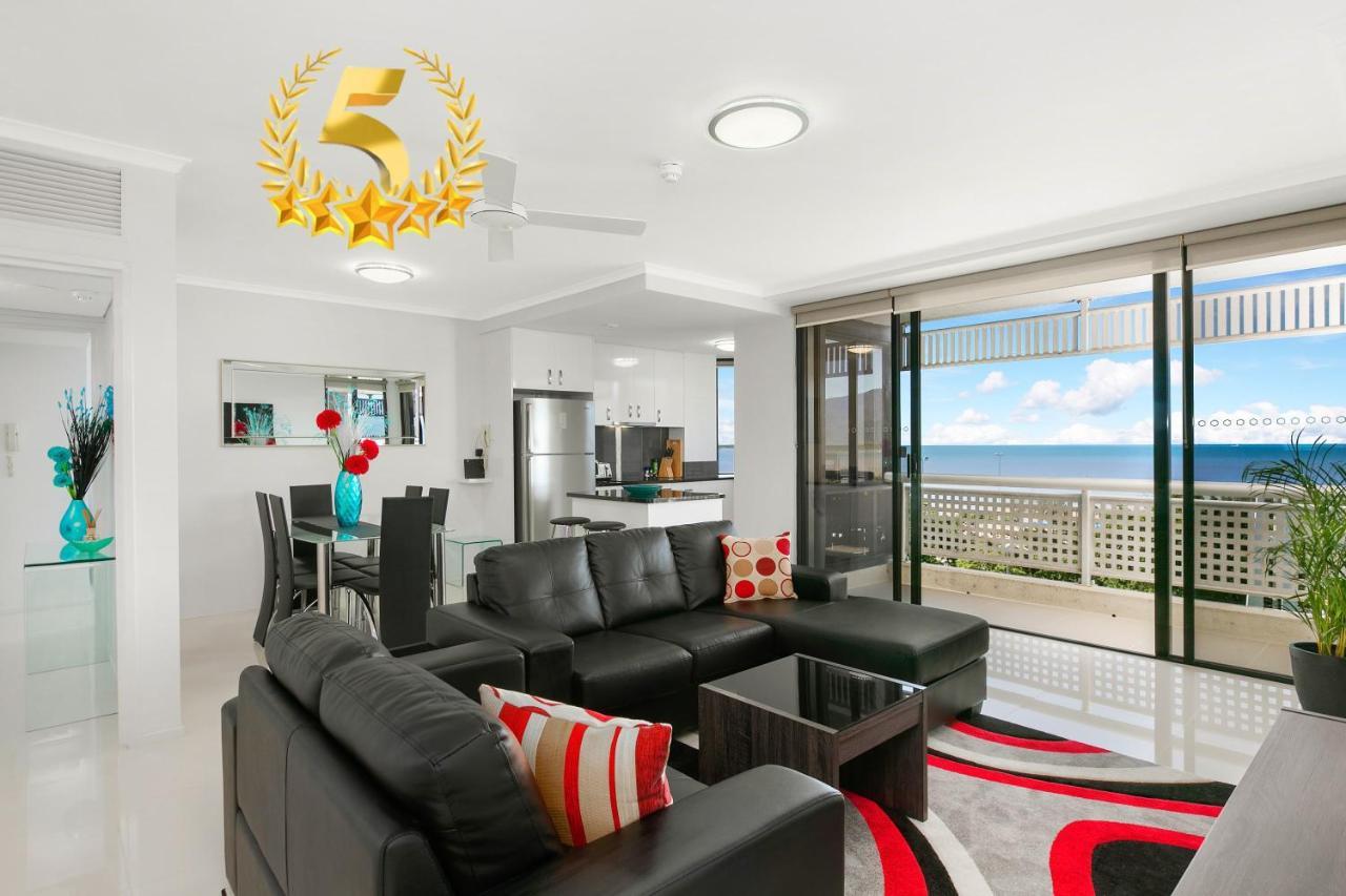 Cairns Luxury Seafront Apartment Екстер'єр фото